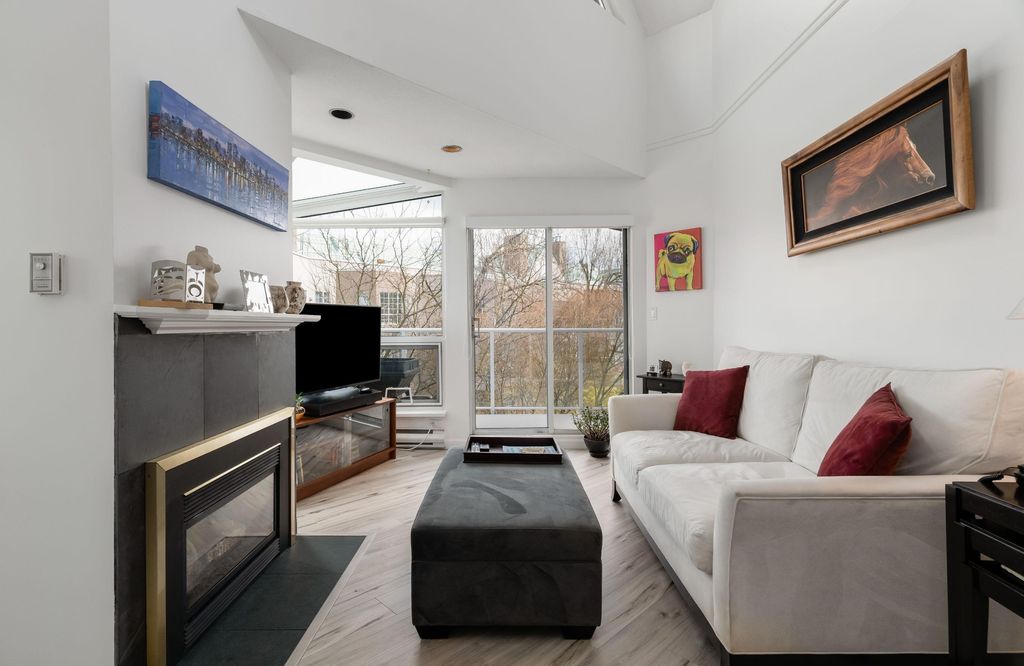 listing image 1104812770224156870