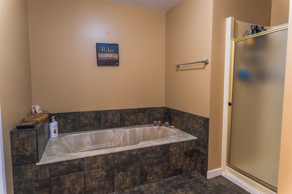 listing image 1108957950204839988