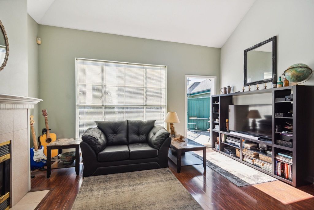 listing image 1108279722155548367