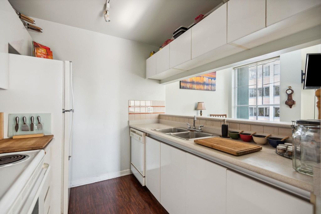 listing image 1103391619038935388