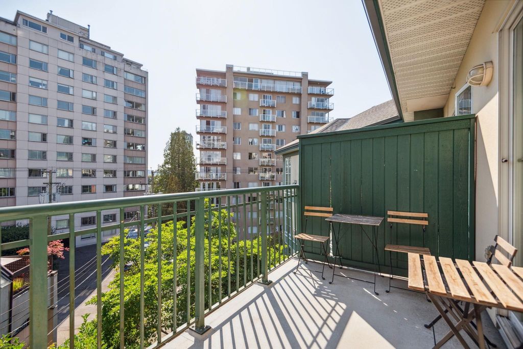 listing image 1102114520659646473