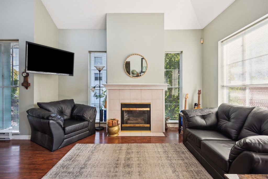 listing image 1102146590926193081