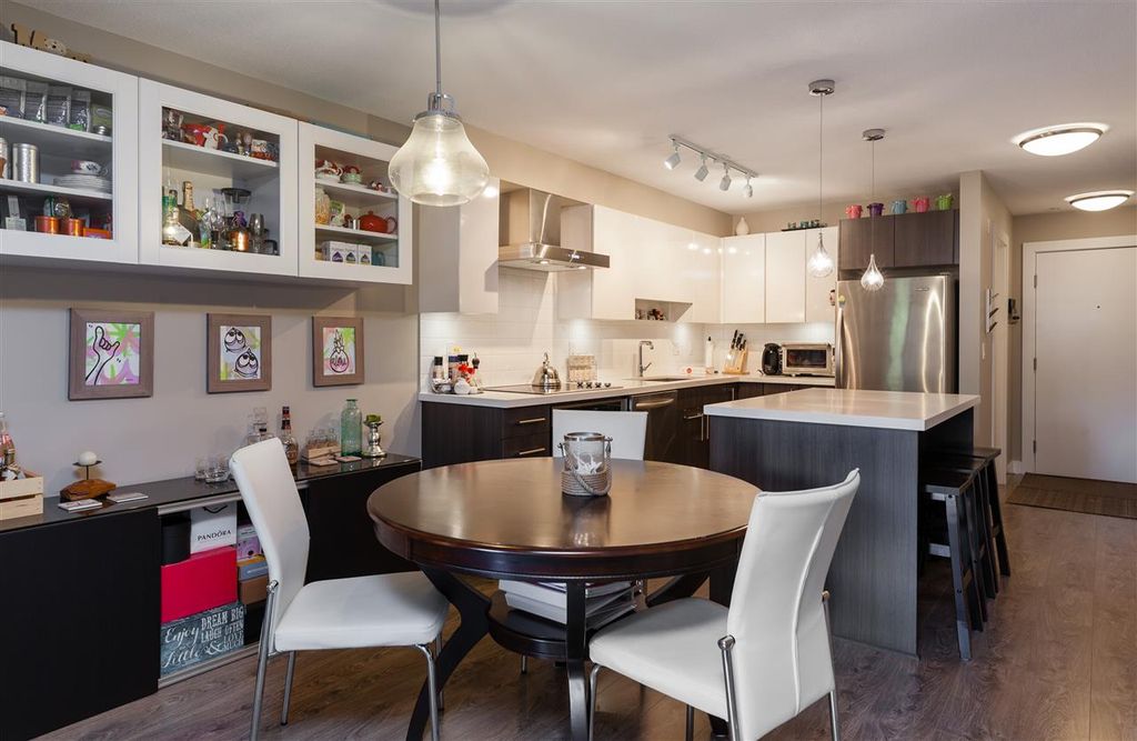 listing image 1101658704476448475