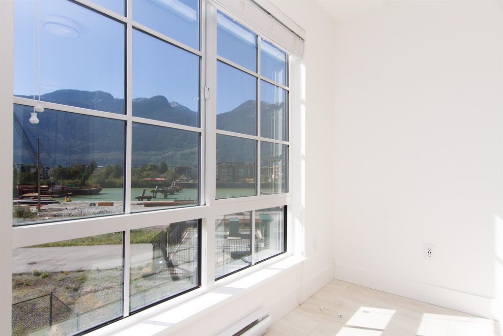listing image 1100816251768931337