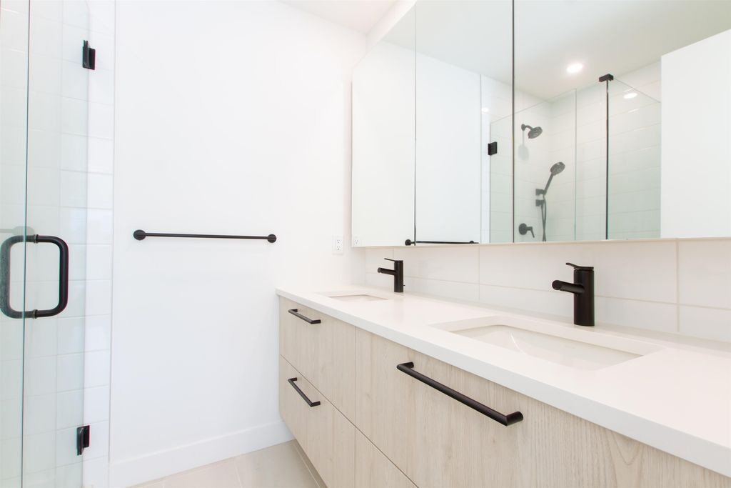 listing image 1107927243092098416