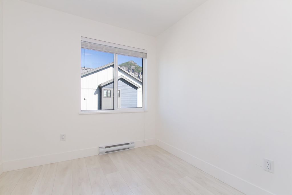 listing image 1101094982593491613