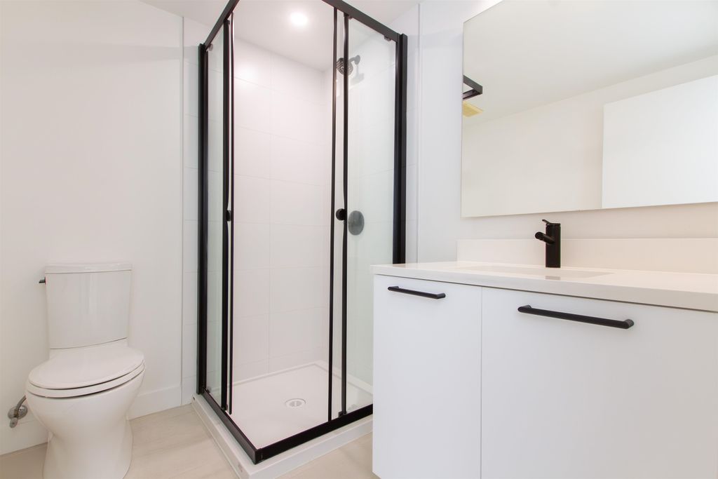 listing image 1106340179057781888