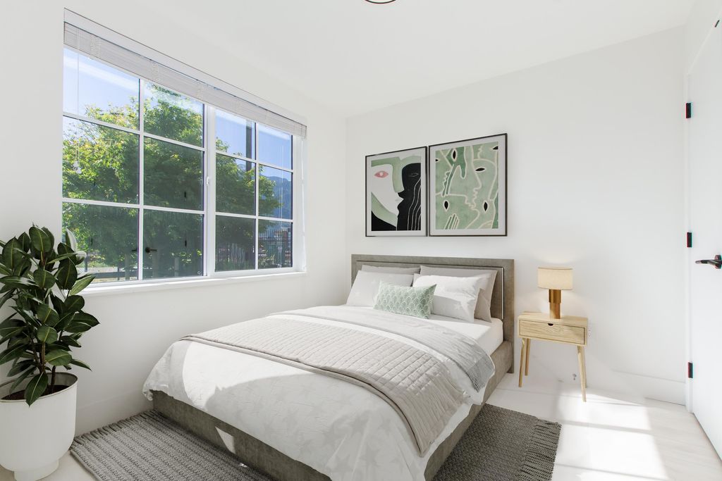 listing image 1106181842611434635