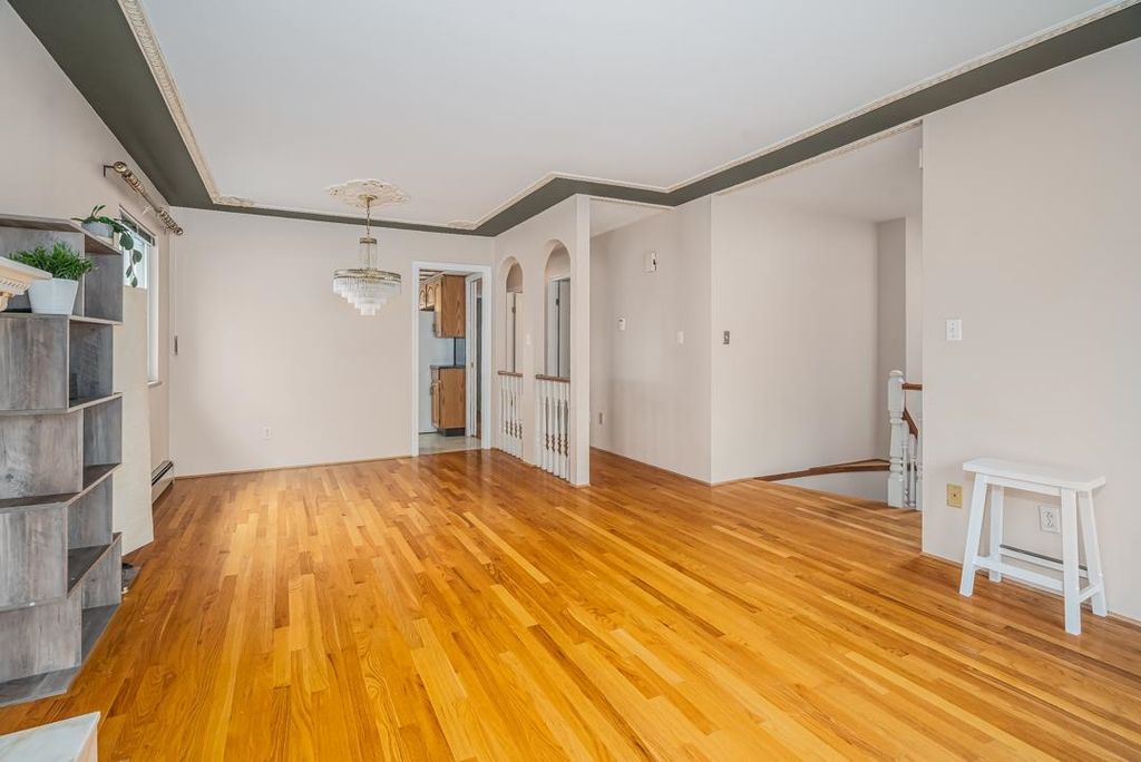 listing image 1104058344172680567