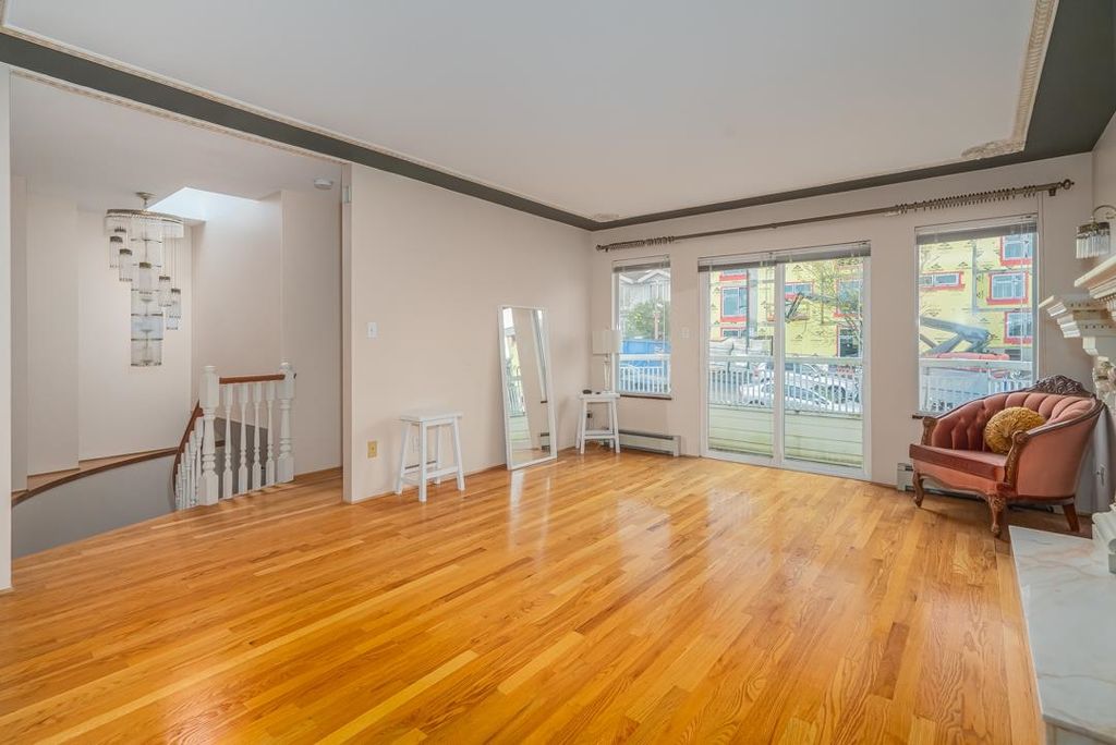 listing image 1101138469335931909