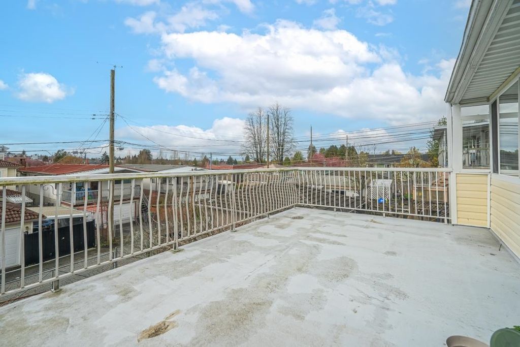 listing image 1101818584393411454