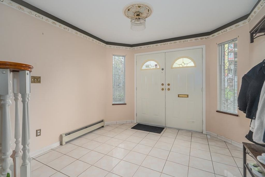 listing image 1104844585272406333