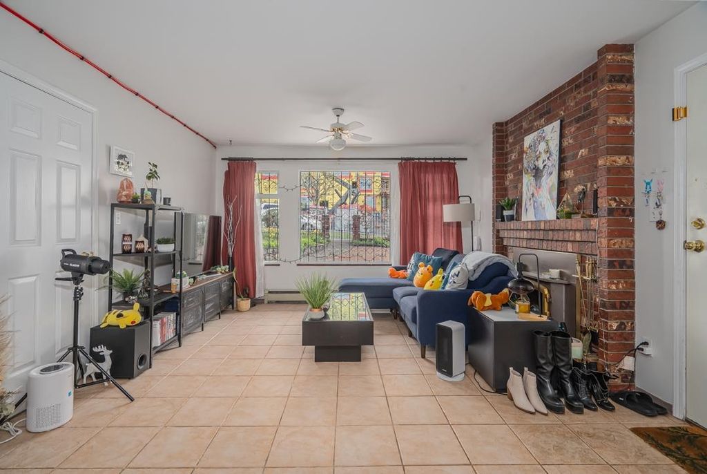listing image 1101029834613414872