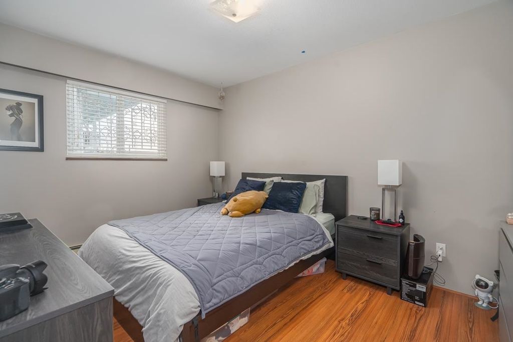 listing image 1107299981739129843