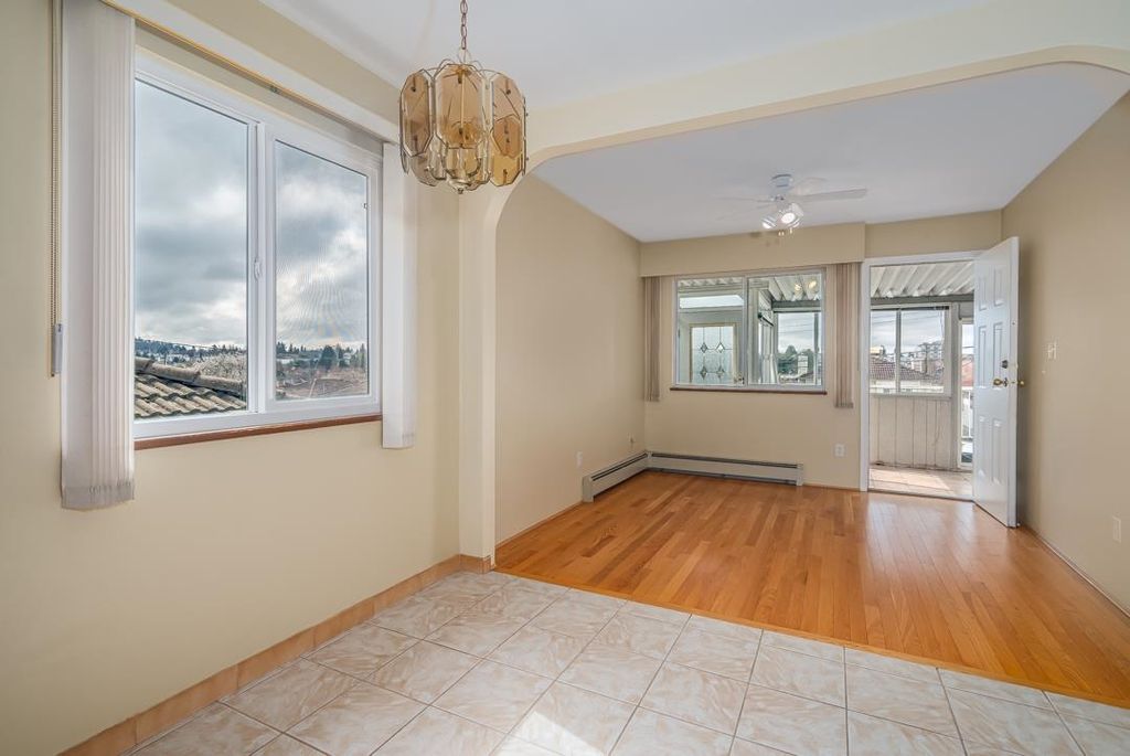 listing image 1106031995202048775