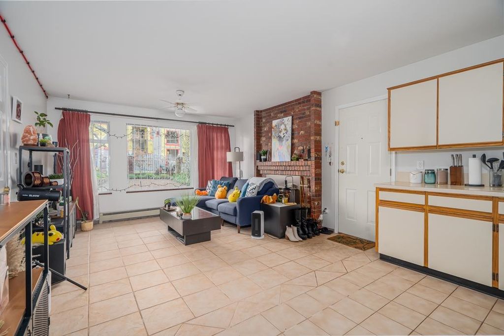 listing image 1102516202752289120