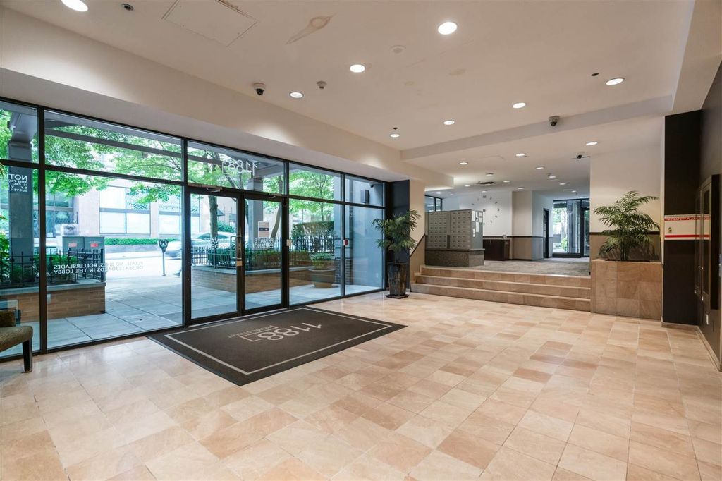 listing image 1105796533789573486