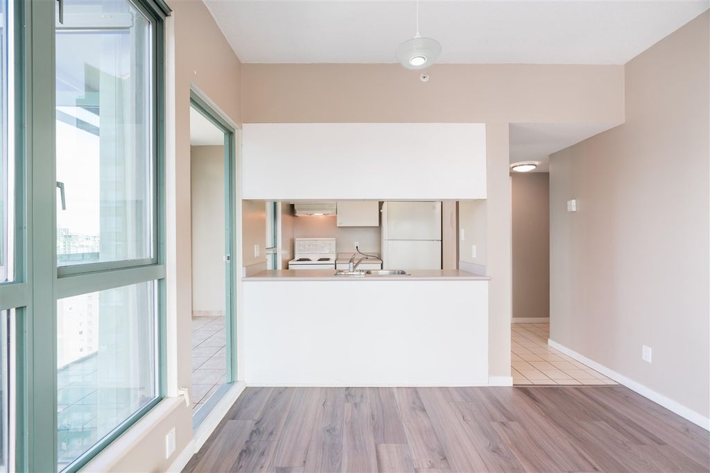 listing image 1102843018747307170