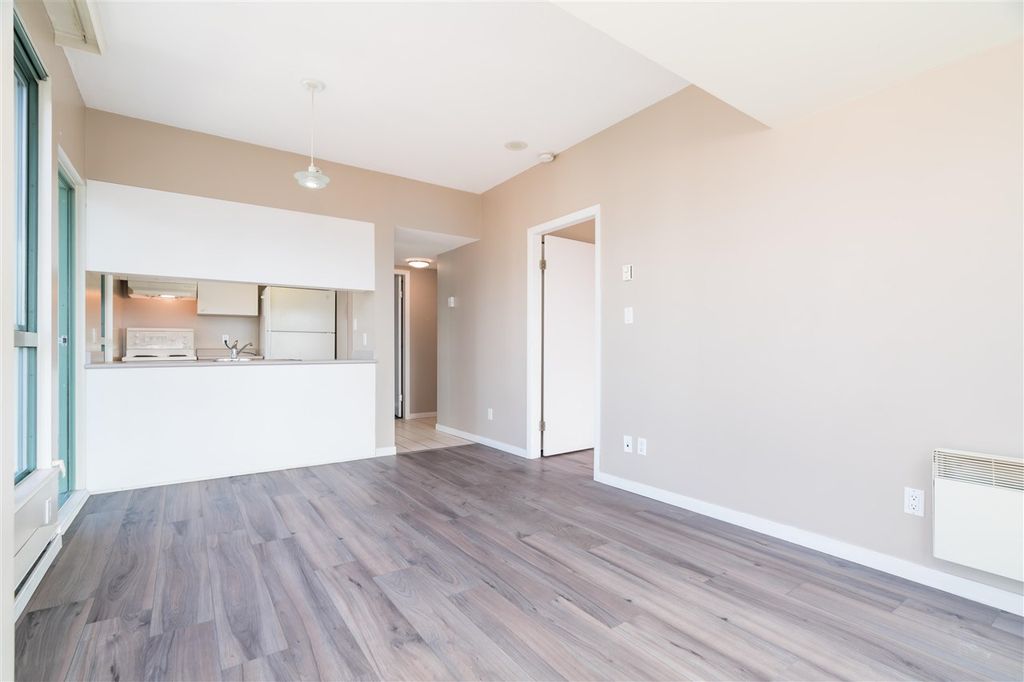 listing image 1103808812497152160