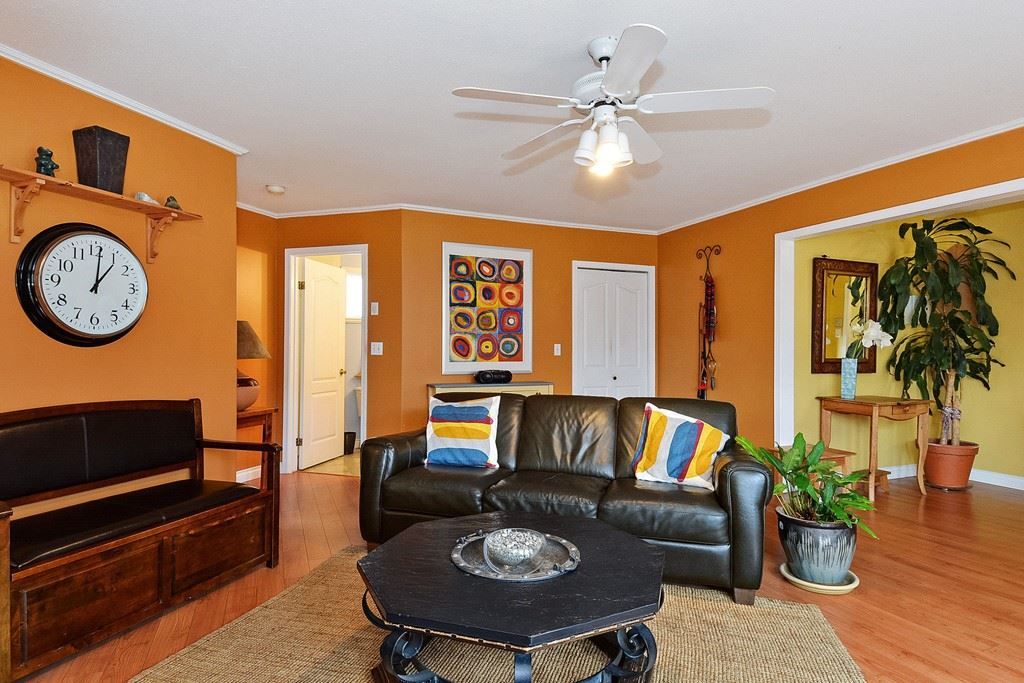 listing image 1104136666887095209