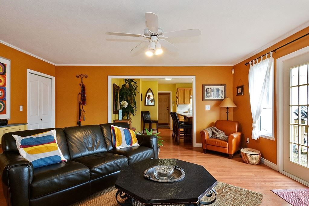 listing image 1100162350215268558