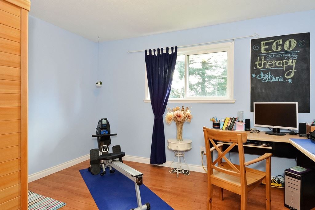 listing image 1106407832436679239