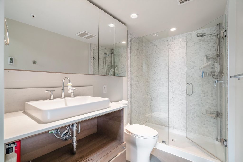 listing image 1101875312896695736