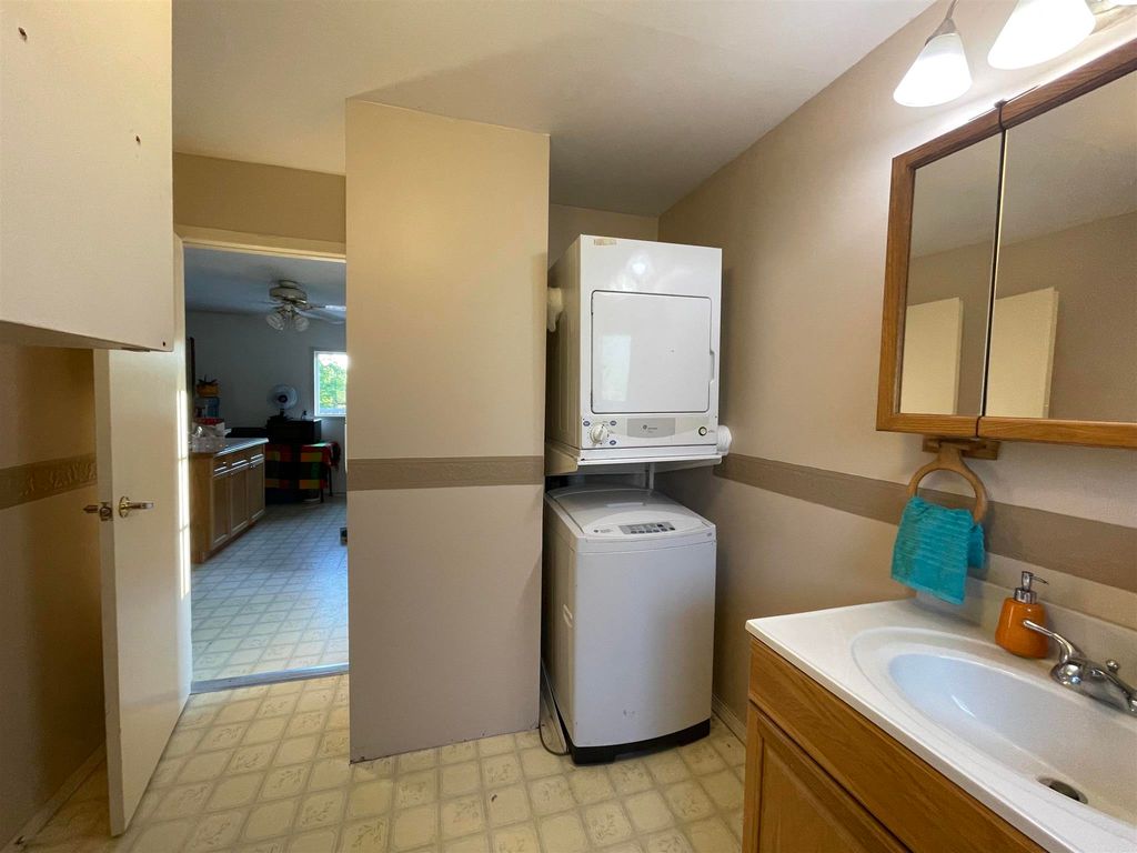 listing image 1108043021952629981