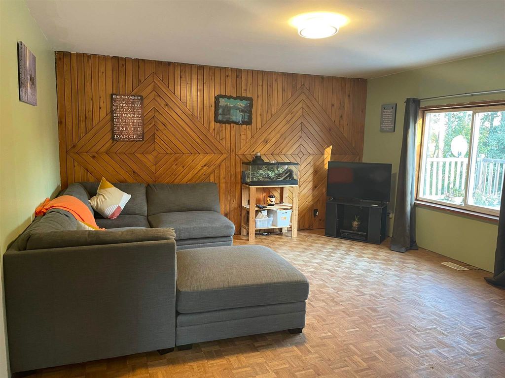 listing image 1104628591316594800