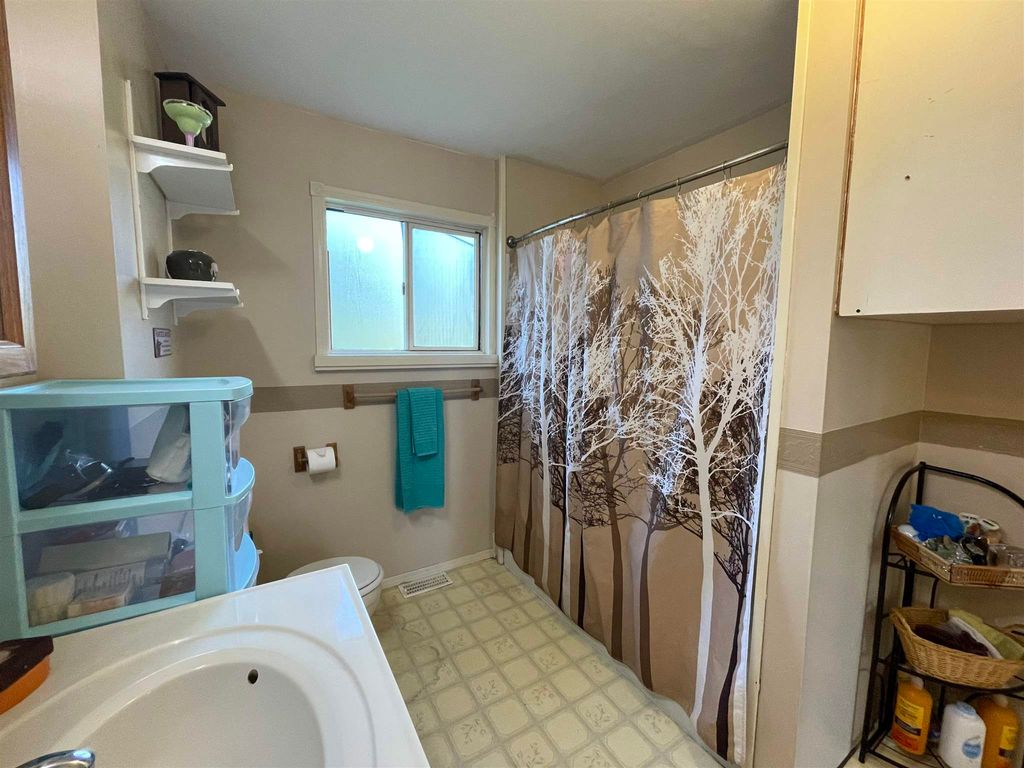 listing image 1109699877919431064