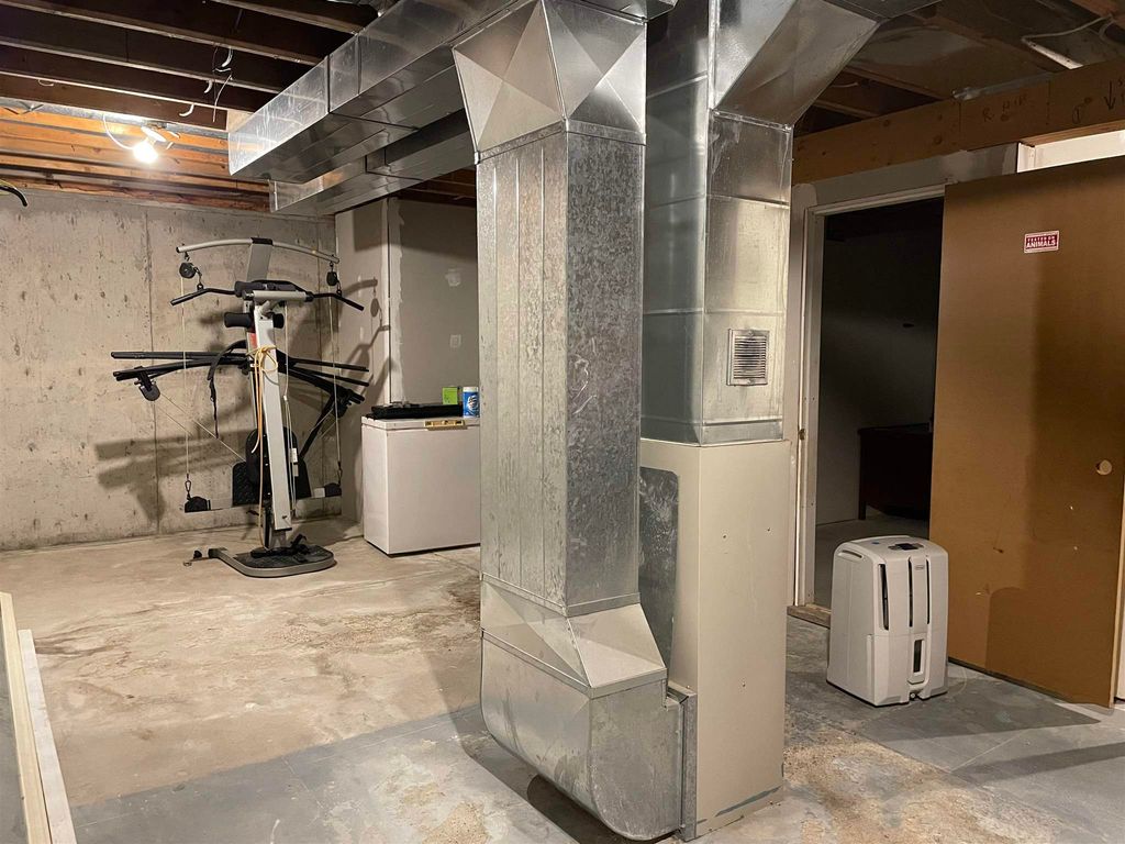 listing image 1108363617711714943