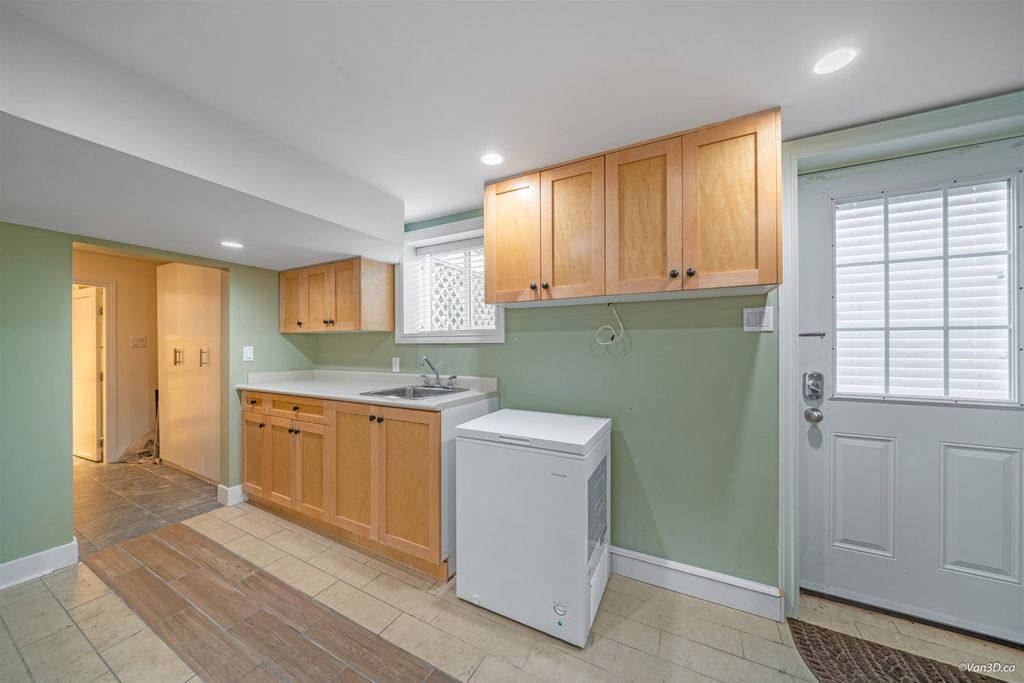 listing image 1103756264629895102