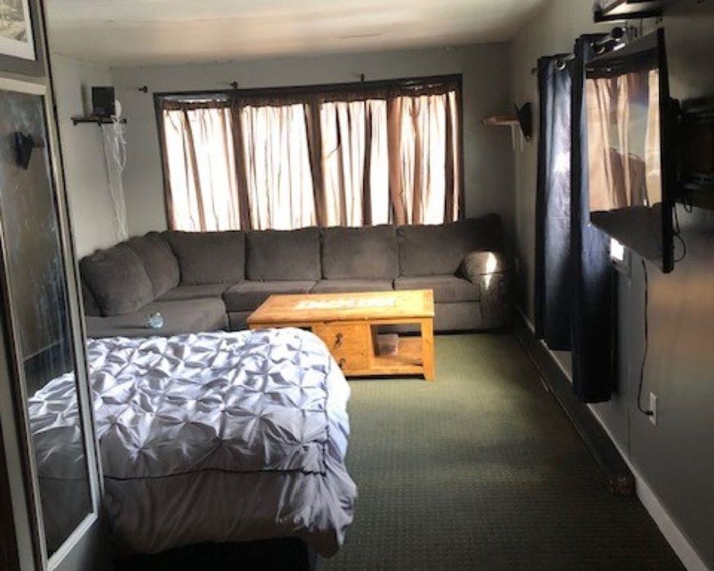 listing image 1109398935970228113