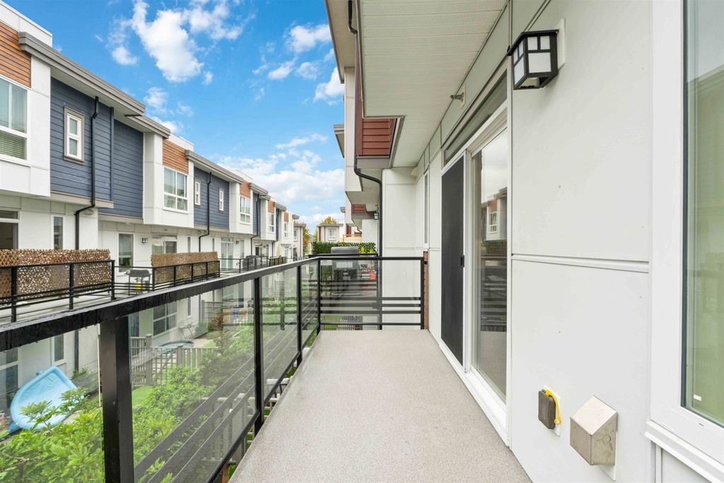listing image 1105843275255720956