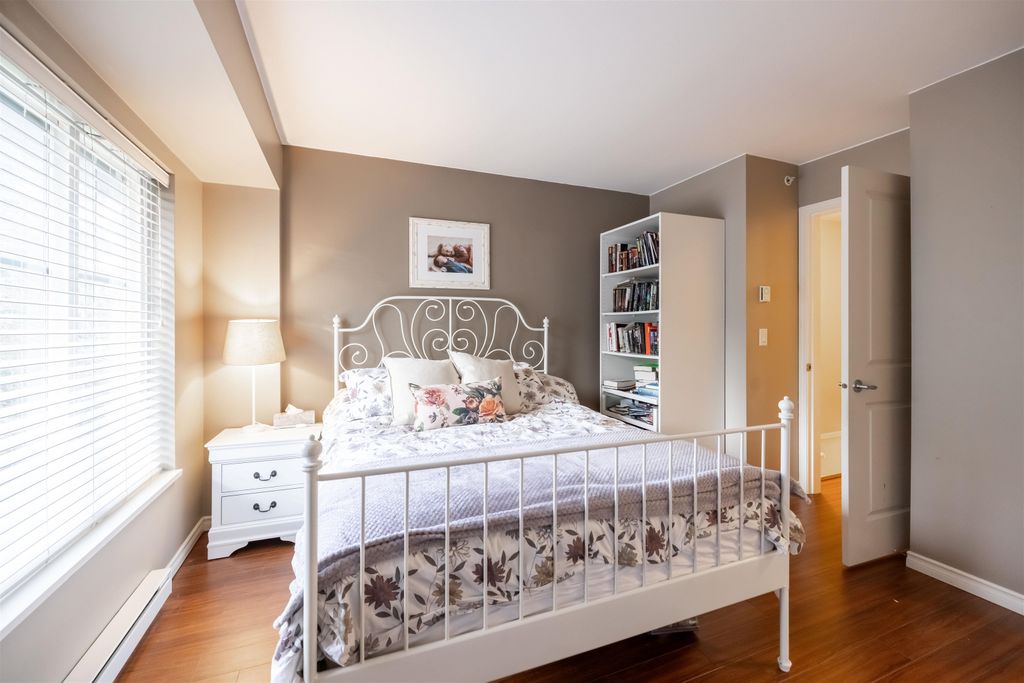 listing image 1102798526193529283
