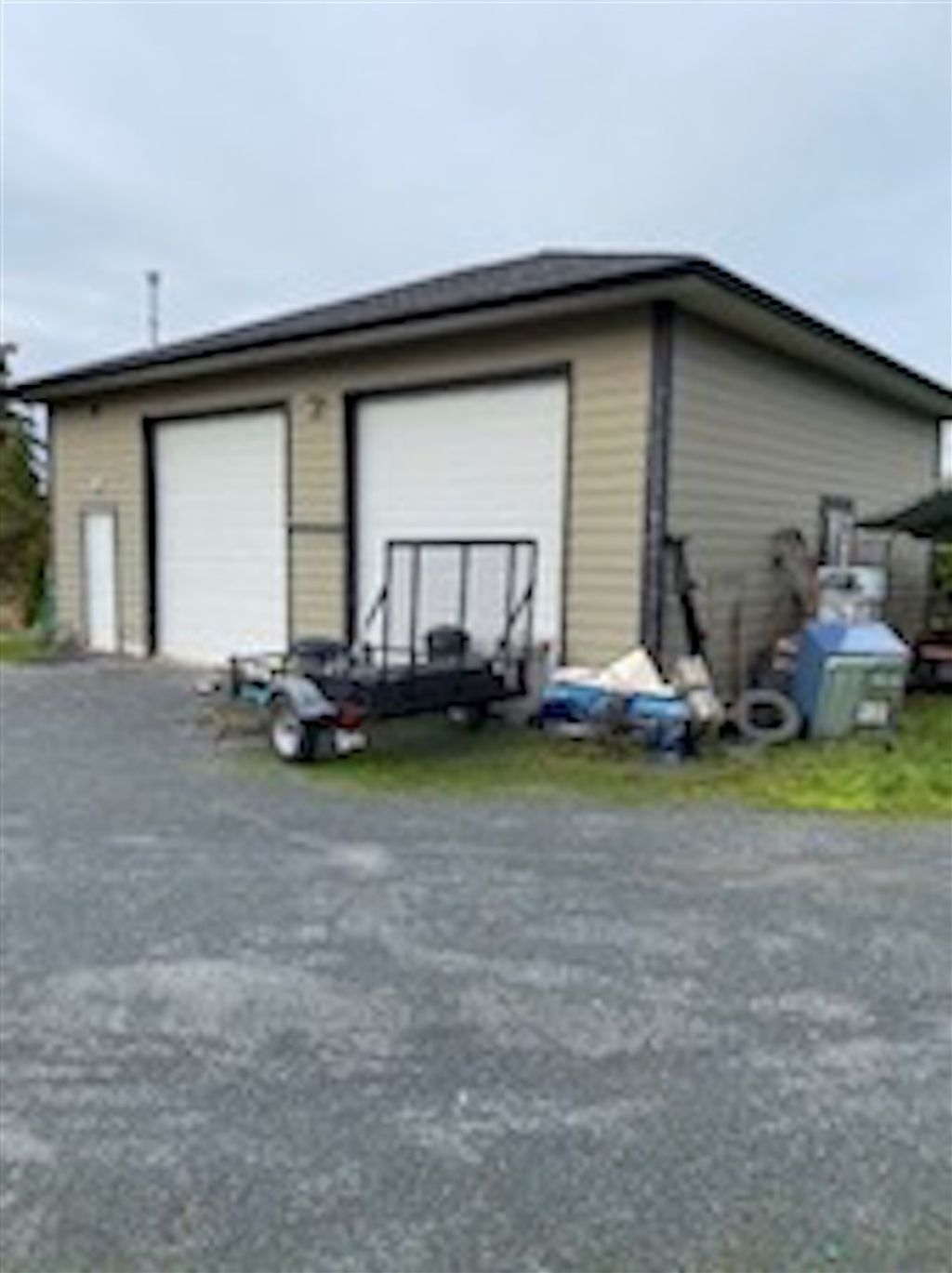 listing image 1102615692828932698