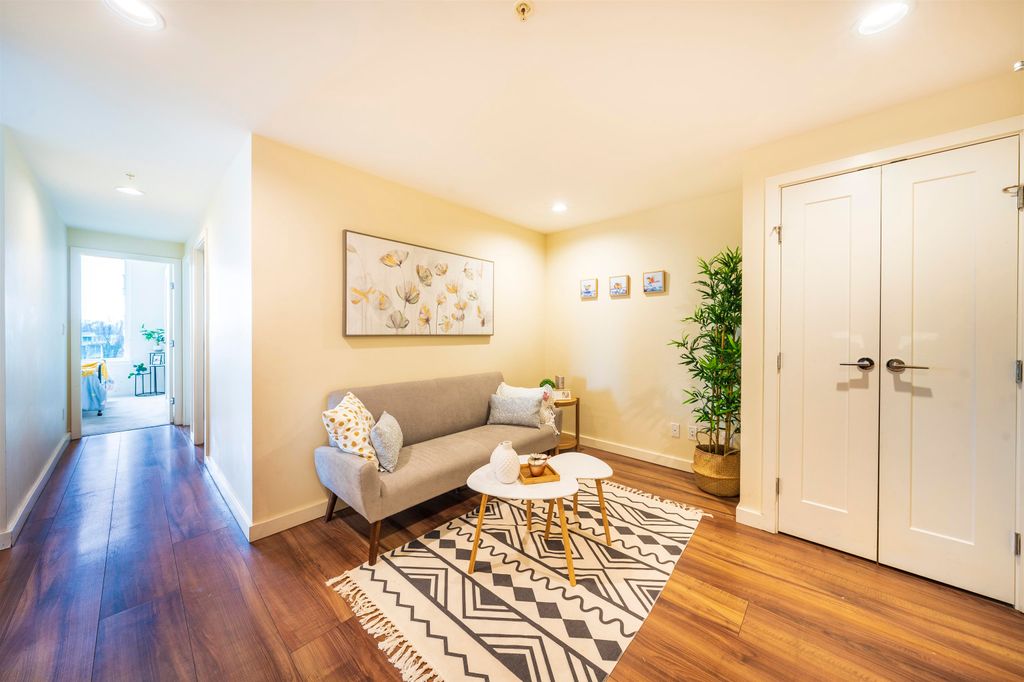listing image 1104361869771219323