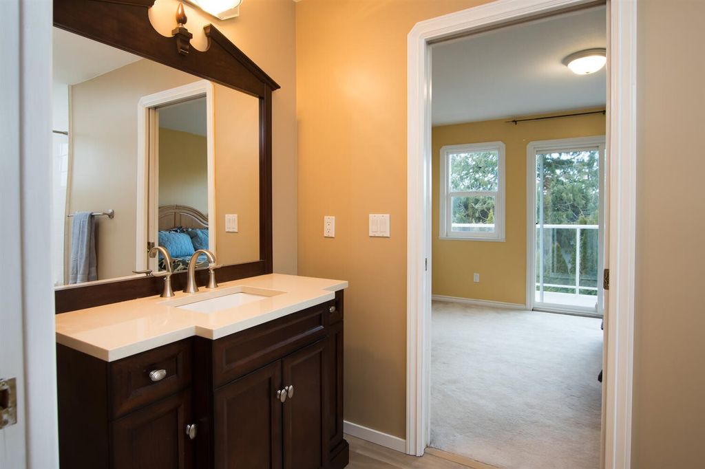 listing image 1105842866231090577
