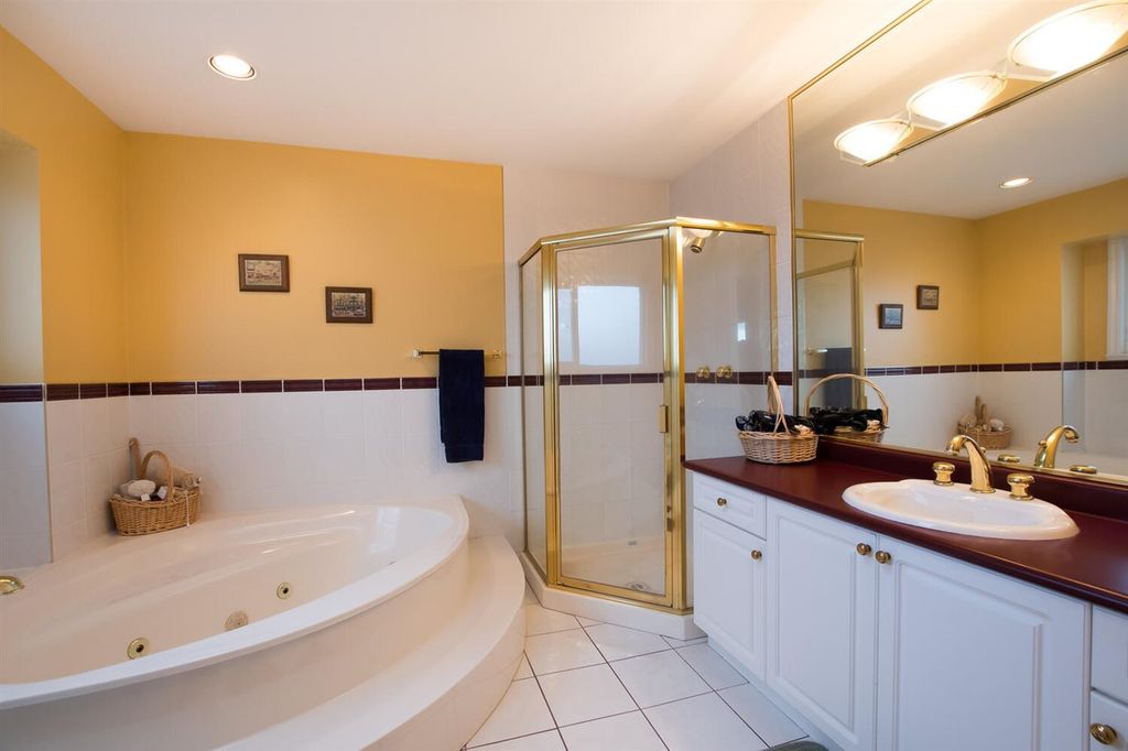 listing image 1103935041607438610