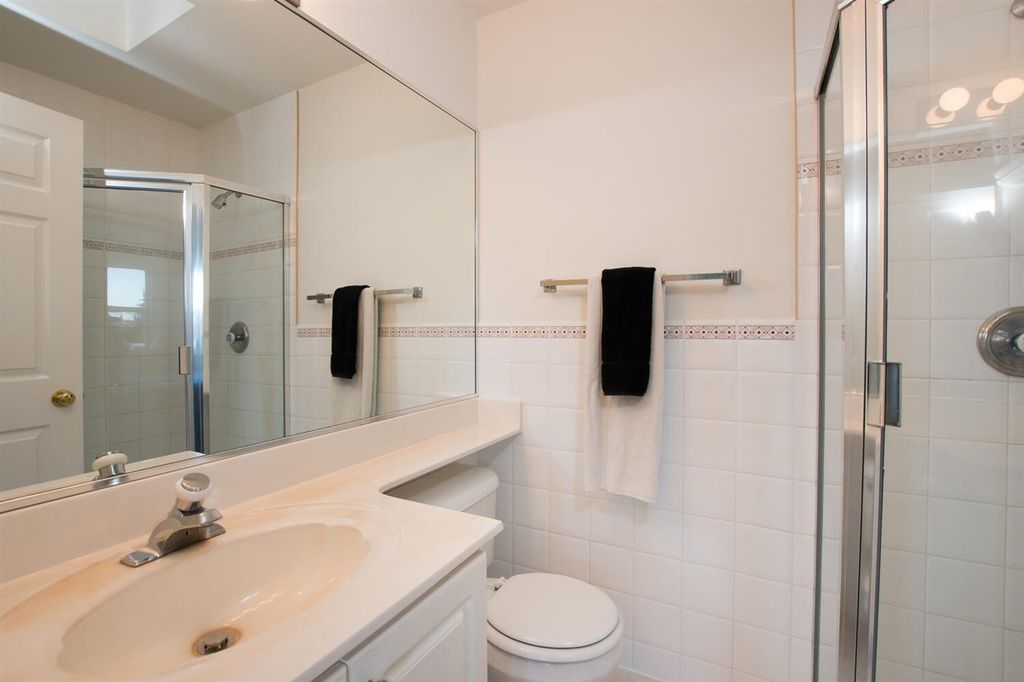 listing image 1106347351389038800