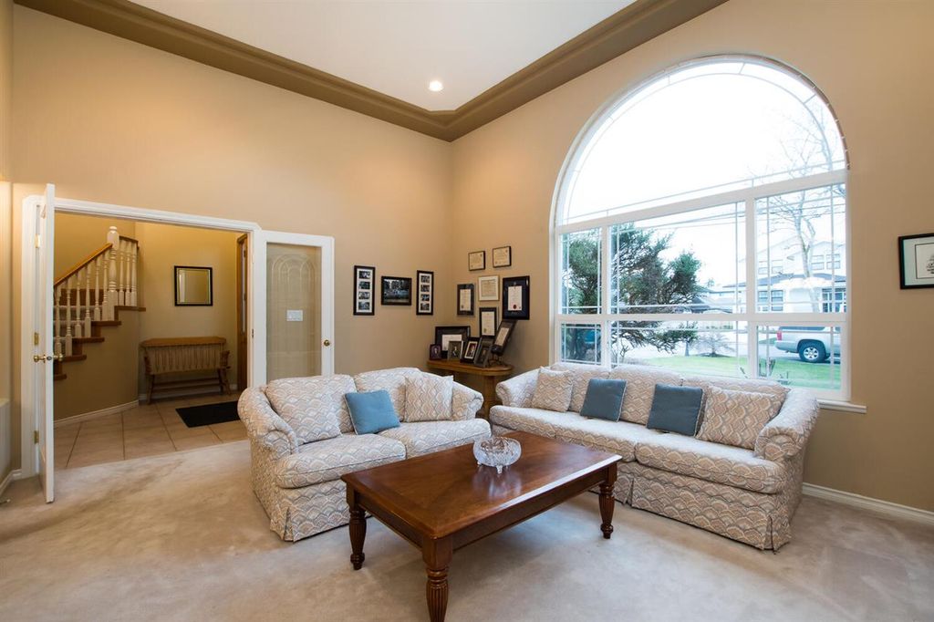 listing image 1101162193197632496