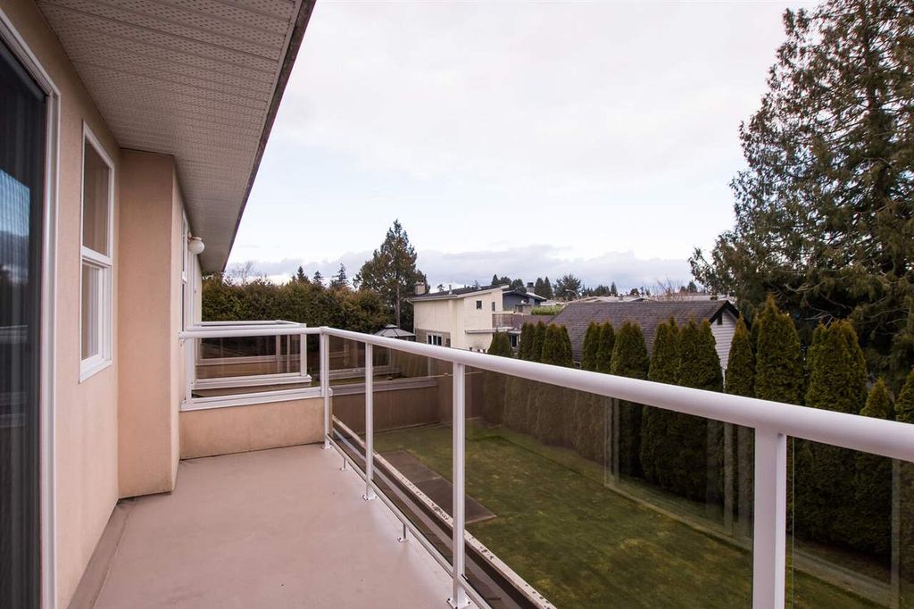 listing image 1108334217899978625