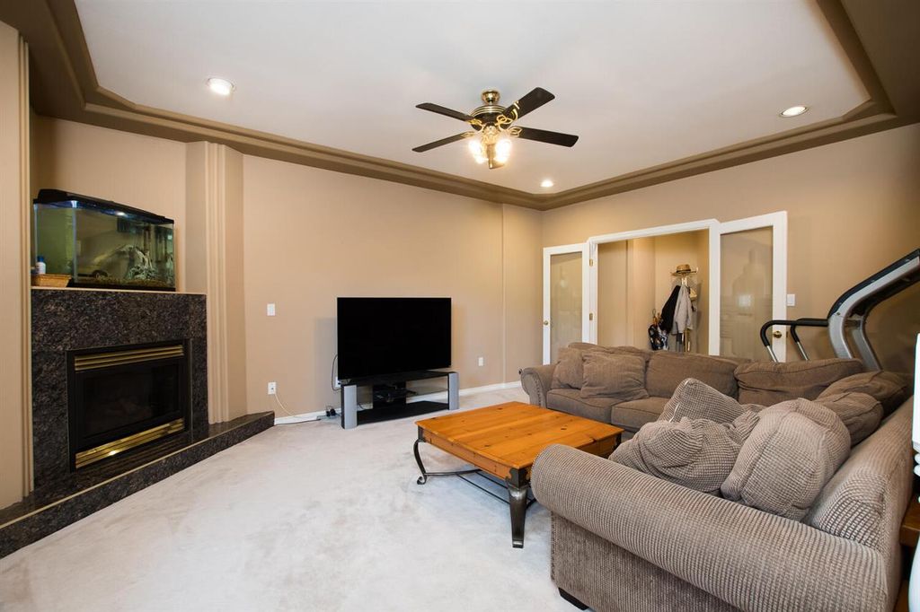 listing image 1106614037885351202