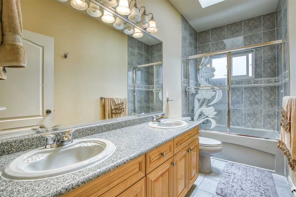 listing image 1102536685213872500