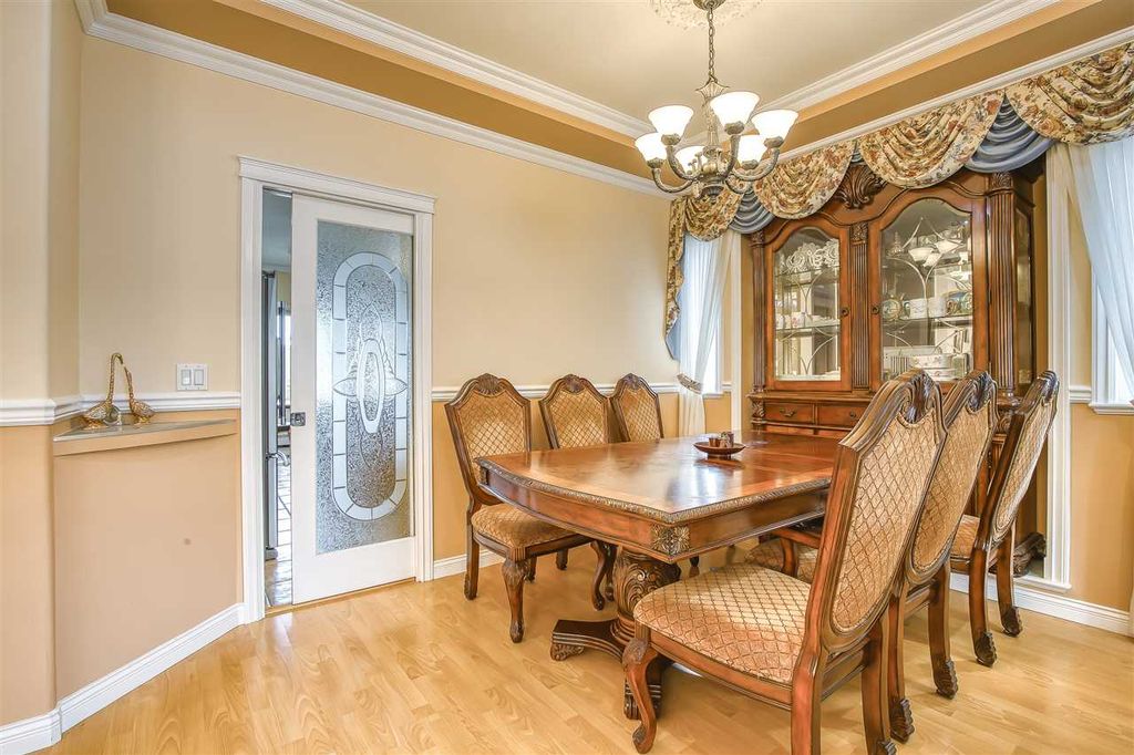 listing image 1107959604954921794