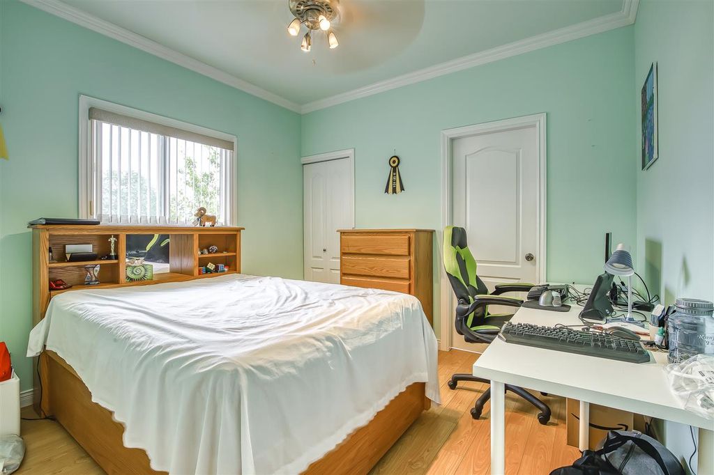 listing image 1105448420960234013