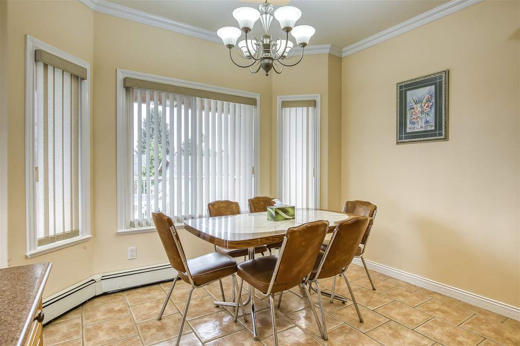 listing image 1107431416510679653