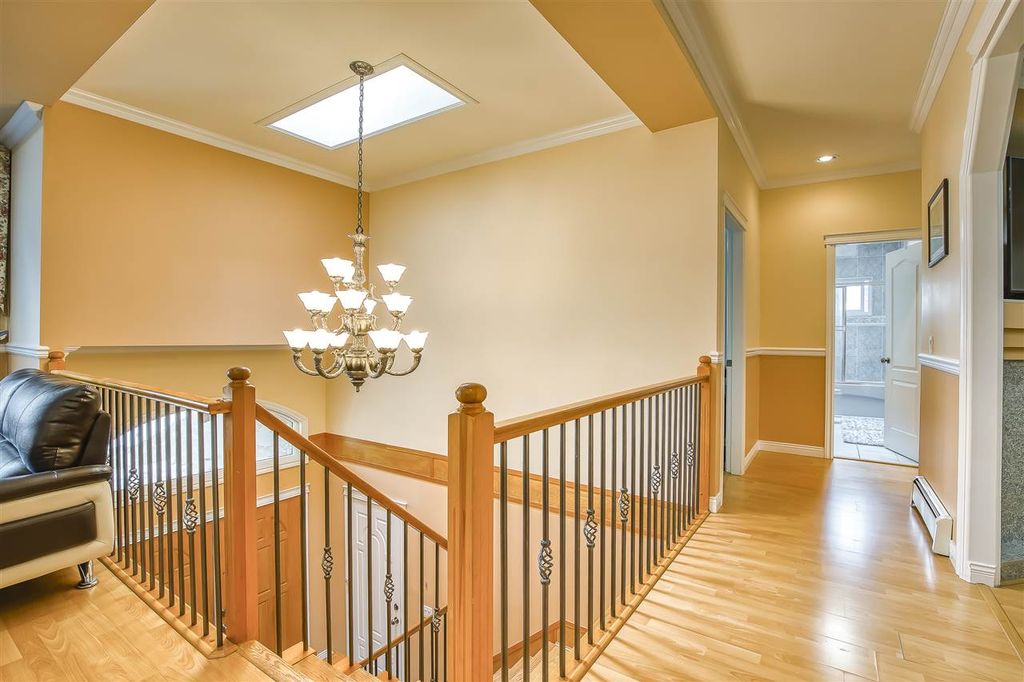 listing image 1100390130722881450