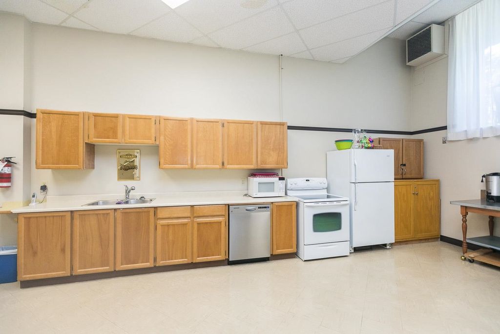 listing image 1104715489608667458