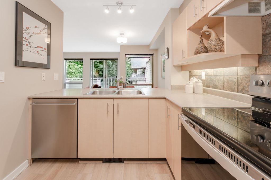 listing image 1109487617379541257